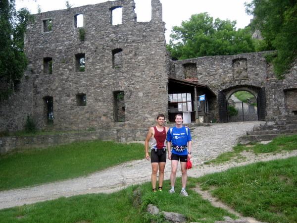 Dirk und Thomas vor der Ruine Hohentwiel 