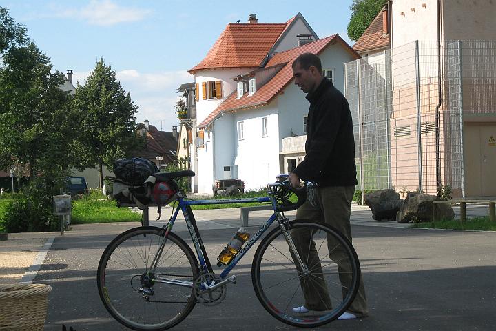 Ganz zu Beginn wirkt das Fahrrad noch sehr leicht, da wird einfahc alles hinten draufgepackt