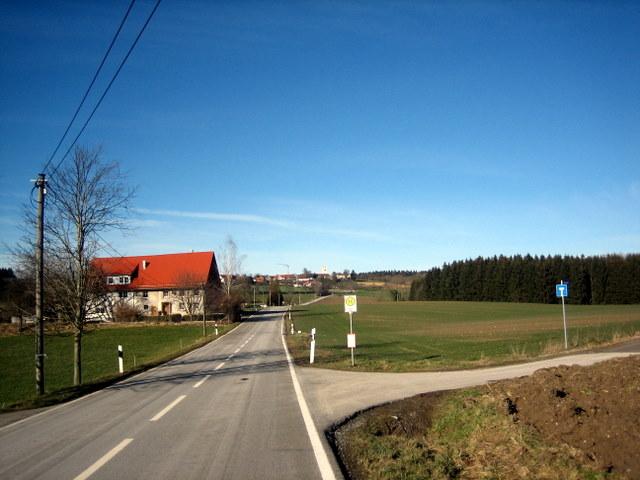 Die ersten paar H�henmeter sind schon �berwunden, ein kurzes Flachst�ck zum erholen, dann gehts gleich weiter bergauf 