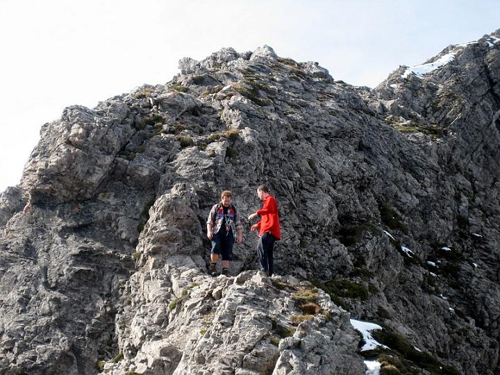 Georg und Dirk an einer der heiklen ungesicherten Stellen beim Abstieg 