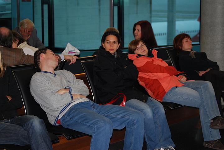 Warten im Flughafen Z�rich 